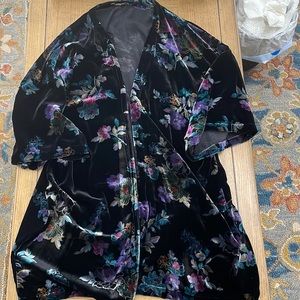 Loft Plus velvet kimono 24/26W